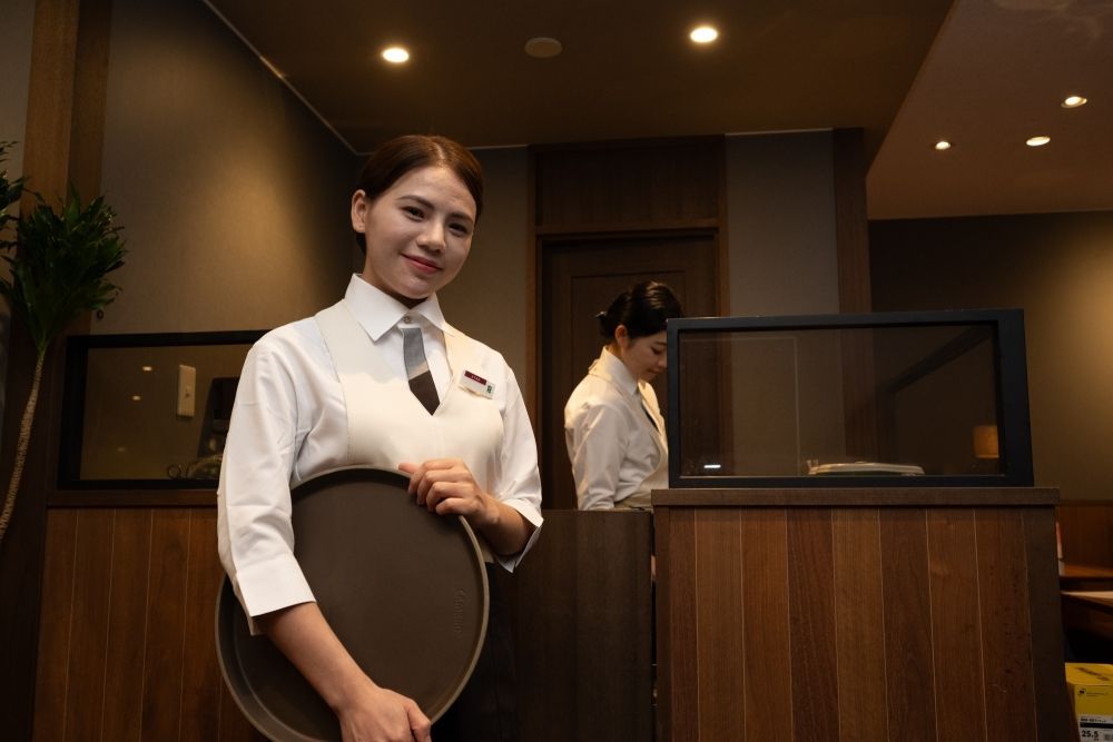 Qualquer pessoa que saiba falar japonês está bem! Salão de restaurante onde você pode aprender sobre atendimento ao cliente de alta qualidade (Kameari)